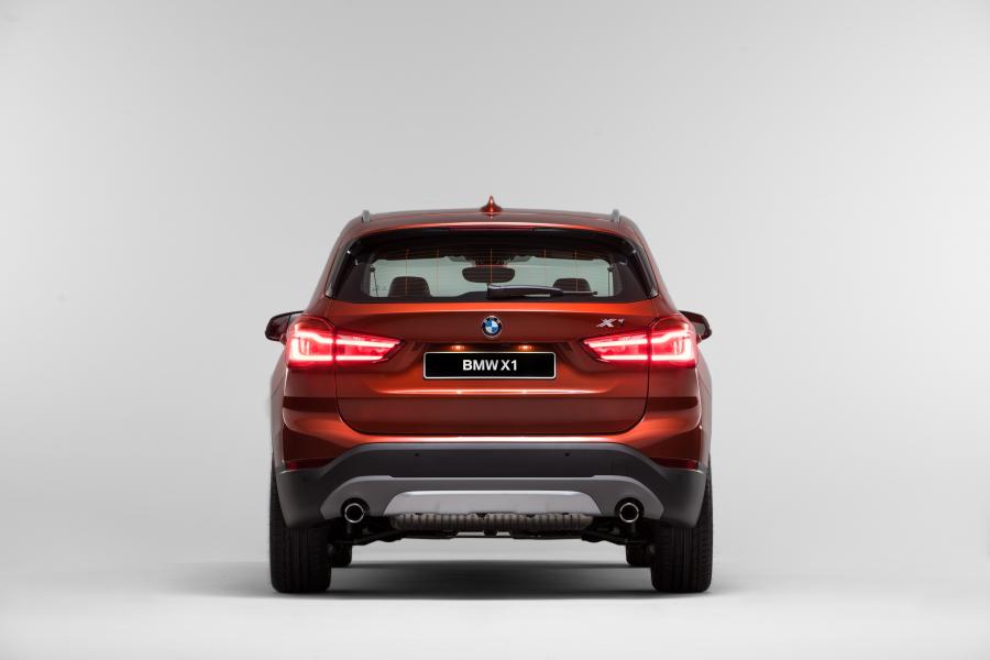 BMW X1 sDrive20i Orange Edition 2017 года  (NL) (фото 4 из 16)